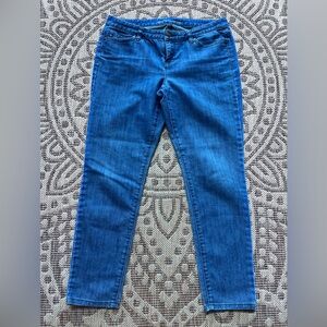Michael Kors Jeans Womens Size 8P Izzy Skinny Medium Wash lowrise Ankle MK Logo